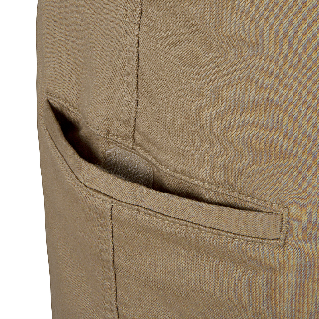 Men's docker shorts top with cell phone pocket